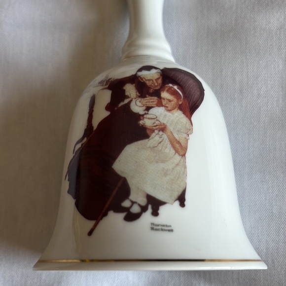 Norman Rockwell The Handkerchiefs Bell Vintage Collectible - Picture 3 of 7